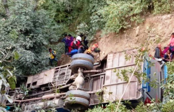 अछाममा बस दुर्घटना हुँदा २ जनाको मृत्यु