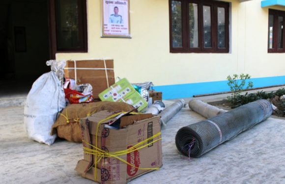 बेलौरीबाट ३ लाख बराबरको अबैध सामान बरामद