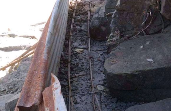 कञ्चनपुरको खल्ला नजिकै महाकाली नदीमा भारतले तुईन बनाउदै प्रशासन मौन