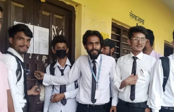 .ए.एल.एल.बि अध्यनरत विद्यार्थीहरु द्वारा सुप विश्वविद्यालयमा तालाबन्दी