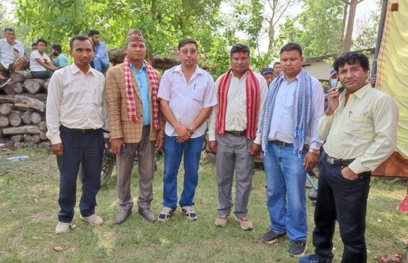 रमेश लेखक समुह कञ्चनपुरका सह सचिव चौधरी सहित पाँच सय नेता कार्यकर्ता माओवादीमा प्रवेस