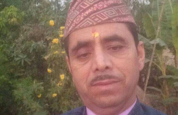 मोटरसाइकल दुर्घटना हुदाँ शिक्षक केशव राज अवस्थी मृत अवस्थामा फेला