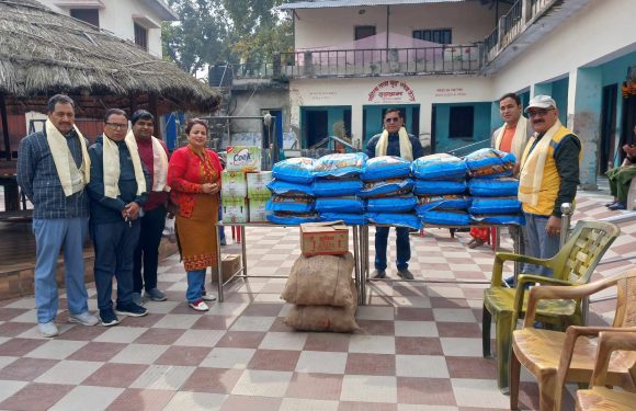 लाईन्स क्लब अफ महेन्द्रनगरद्वारा बृद्ध सेवा केन्द्रमा खाद्यान्न सहयोग