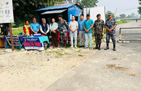 पश्चिमी सीमा नाका गड्डाचौकीमा मन्त्र अस्पतालको हेल्थडेस्क