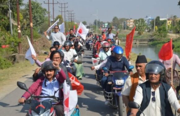 फालिएको सामन्ती राजतन्त्रले पुनः टाउको उठाउन खोजेको भन्दै एमाले कञ्चनपुर आगो