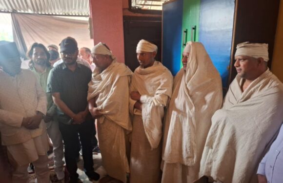 प्रचण्ड क्रिरियापुत्री परियारको घरमा