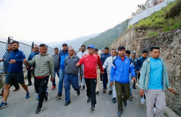 भोलीदेखि सुदूरपश्चिममा माओवादी अभियान ः तीनदिन प्रचण्ड कैलाली, कञ्चनपुर रहने