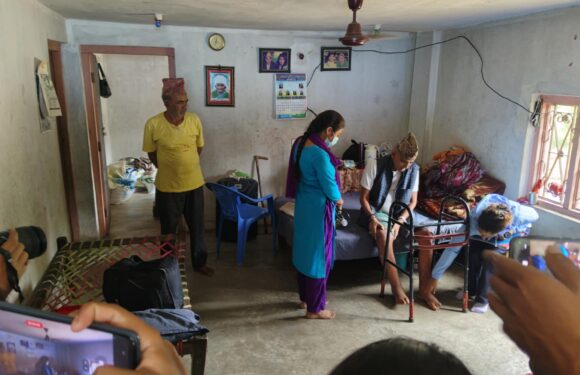 कृष्णपुरमा नागरिकसंग मेयर कार्यक्रम प्रभावकारी बन्दै ः घरआँगनमै स्वास्थ्य सेवा पाउँदै जनता