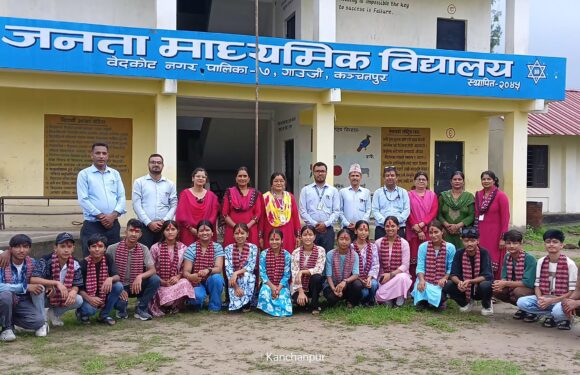 एसईई उर्त्तीण विद्यार्थीलाई जनता मावि गाउजीद्वारा सम्मान