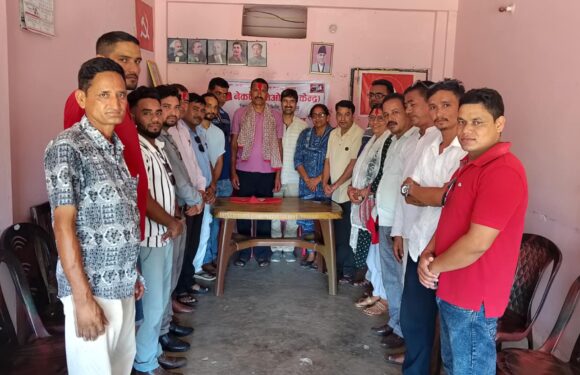 काँग्रेस भीमदत्त नगरका युवा नेता विष्ट माओवादीमा प्रवेस