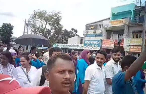 करार र ज्यालादारी कर्मचारी स्थायीत्वको माग गर्दै आन्दोलनमा