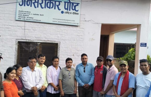 प्रेस सेन्टरद्वारा घाईते पत्रकार ऐरीको उपचारका लागि आर्थिक सहयोग 
