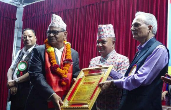 कञ्चनपुरको होलीफेम्ली स्कुललाई उत्कृष्ट शैक्षिक संस्था सम्मान 