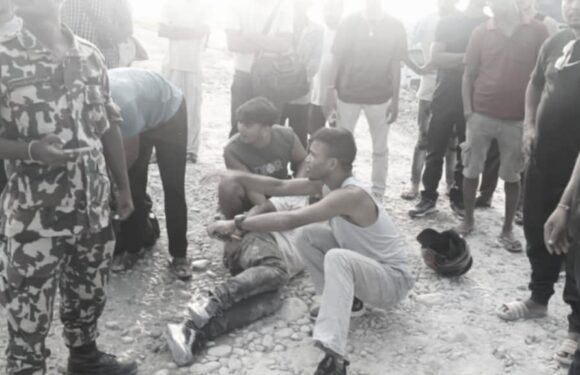 भाइरल पुलमा टिप्परले स्कुटी लाई ठक्कर दिंदा दुई जना घाइते