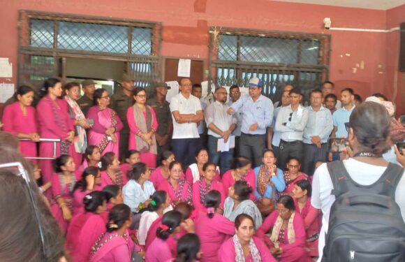 भीमदत्त नगरपालिका बिरुद्ध शिक्षक आक्र्रोसित स्थानीय सरकारले अत्याचार गरेको भन्दै