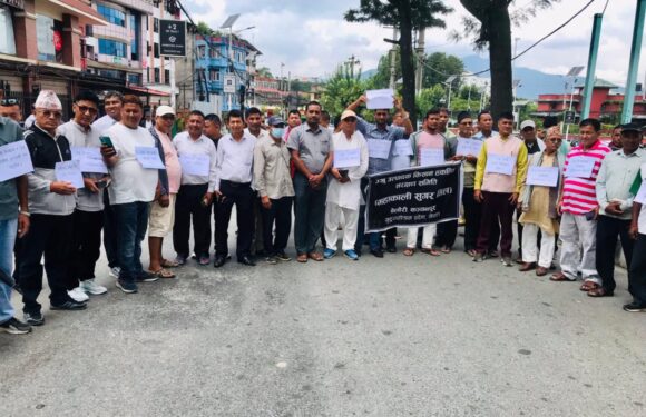 काँग्रेस, एमाले नेतृत्वको सरकार किसानमारा !   अनुदान कटौती गरेपछी देशभरका उखु किसान राजधानीका सडकमा उत्रिए