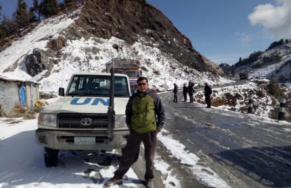 अनलाइन ठगिकाे बिषयलाई लिएर जिल्ला प्रशासनमा बुझ्बिस्तार   “छाेटाे समयमा कराेडपति हुने आश्वाशन दिदै प्रत्येक ब्यक्तिबाट ६ लाख असुली”