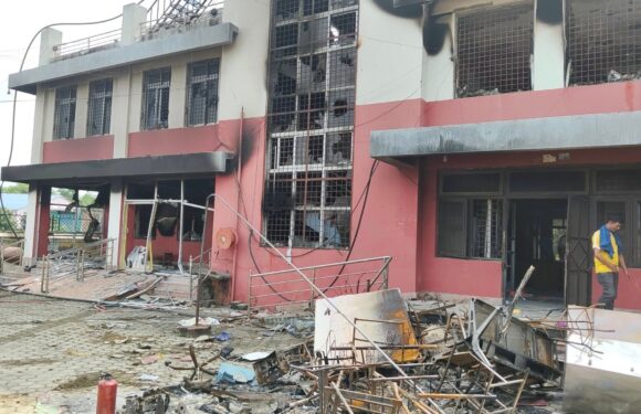 जेनजी आन्दोलन ः पुनर्वास नगरपालिका   र सवारी साधन क्षणभरमै बने खरानी !
