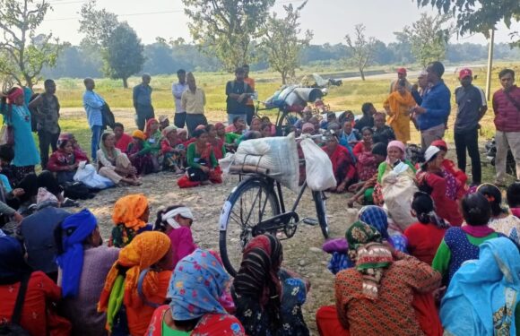 आरक्षपीडितद्वारा वनको जमिन कब्जा 