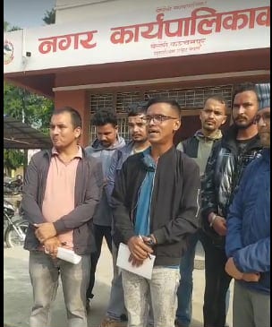 बेलौरी जेनजीले भन्यो, ‘एमाले अध्यक्ष शाहीले जेनजी   आन्दोलनका सहिदलाई अपमान गर्दै चोर भनेपछि बैठक भाँडियो