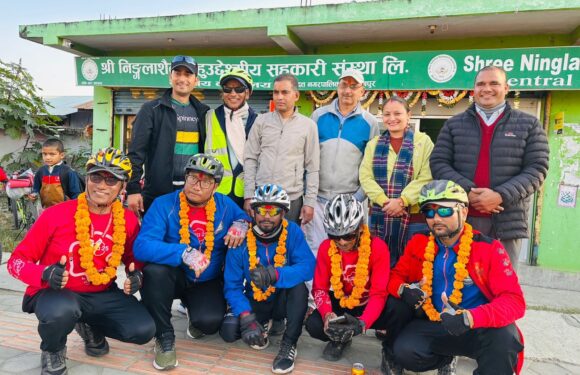 टुर डि मेचीमहाकाली साईकलयात्रा २०८२ लाई निङ्गलाशैनी बहुउद्देश्यीय सहकारीद्धारा स्वागत