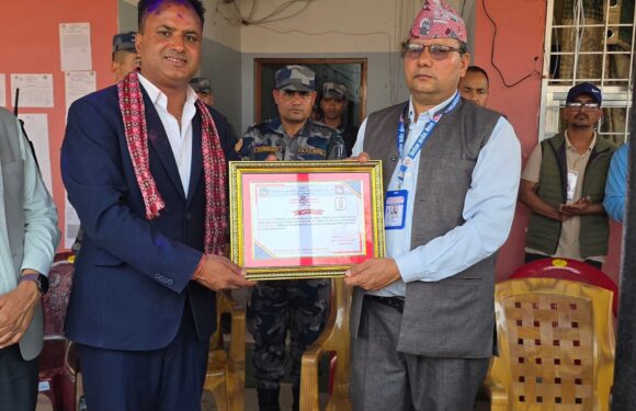 पुर्वमन्त्री साउदलाई हराउँदै कञ्चनपुर २बाट उदाए दिपक बोहरा 