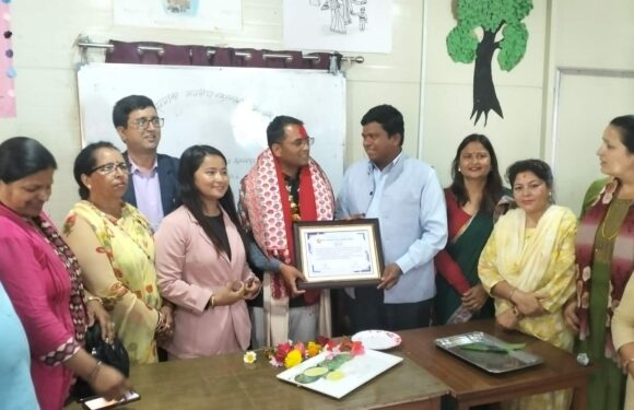 गैसस महासंघ कञ्चनपुरद्वारा सासद महतालाई सम्मान