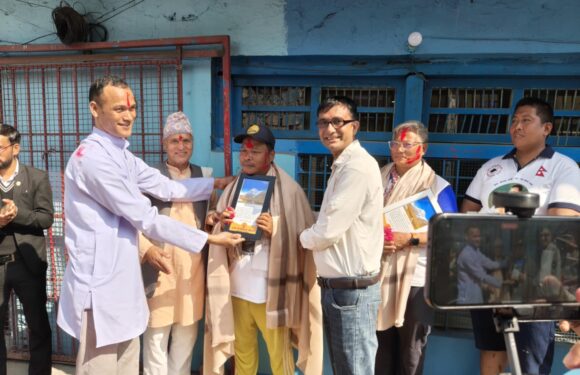 हाम्रो भोजनालय द्वारा दार्चुलामा पुल सर्वे गर्ने हर्क साम्पाङ्गको टोलीलाई सम्मान