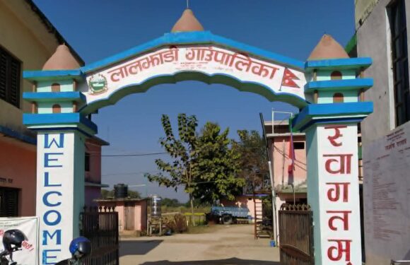 कानुनी व्यवस्था विपरीत लालझाडीमा ३४ जना करार कर्मचारी, एक वर्षमै १ करोड ३ लाख खर्च