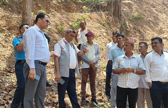 महाकाली नदीमा निर्माणाधीन बाँध र खल्ला मसेटी–टुनीखेलको विद्युत समस्याबारे सांसद महता सहितको टोलीद्वारा स्थलगत अनुगमन