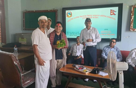 सामुदायिक विद्यालय व्यवस्थापन समिति महासघका महासचिव विष्टलाई सम्मान