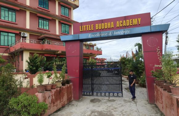 महेन्द्रनगरको एलबिएद्वारा वाढीपीडितका लागि आठ आठ २५ हजार सहयोग