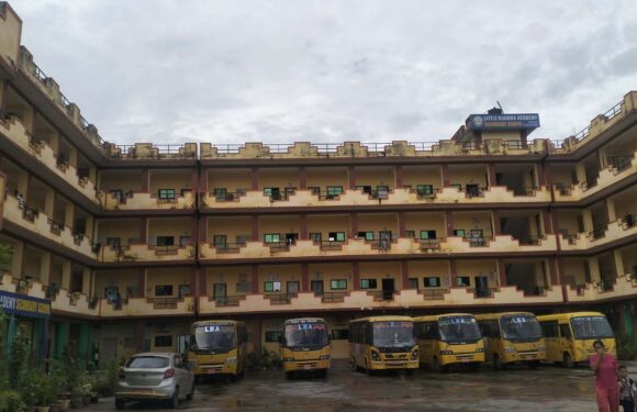 राष्ट्रिय विपत्तीमा एल बि एको साथ   भोटेकोशीत्रिशुली वाढीपीडितको राहत लागि ८ लाख २५ हजार सहयोग 